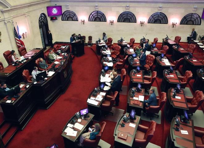 Senado avala medida para regul..