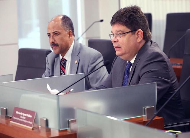 Comisión senatorial investiga ..